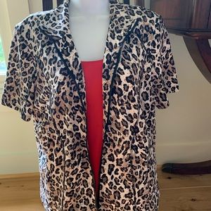 Chico’s short sleeve Zenergy zippered jacket